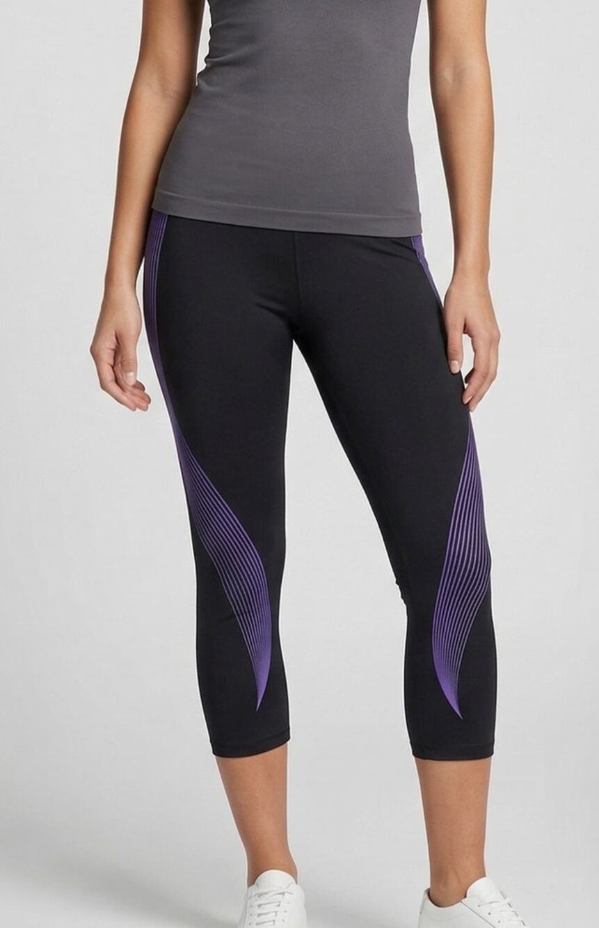AURIQUE Womens Medium Black Capri Leggings